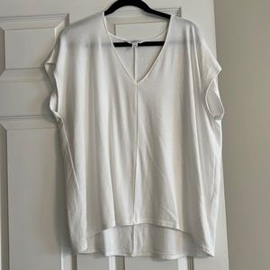 Market & Spruce white v-neck tee